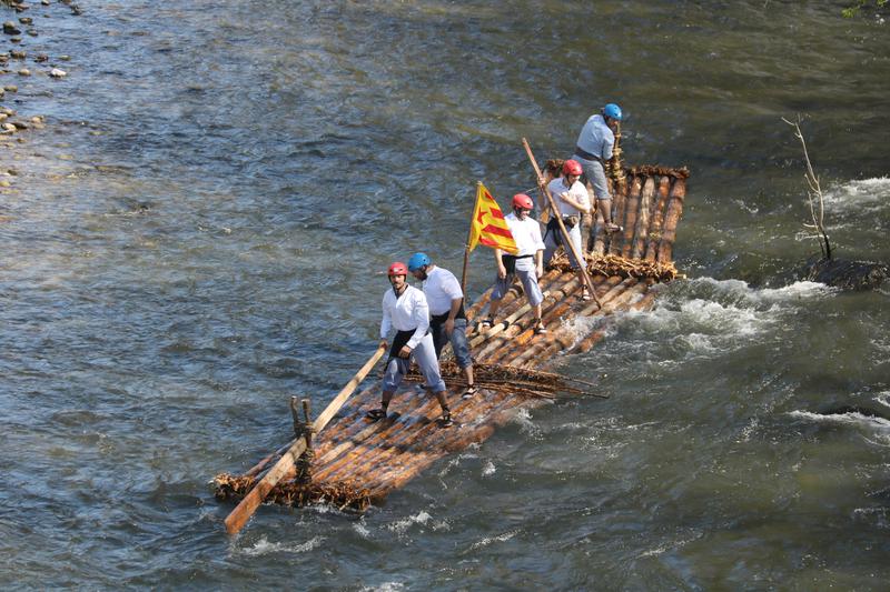 One of the participating timber rafts in the 34th Coll de Nargó Descent