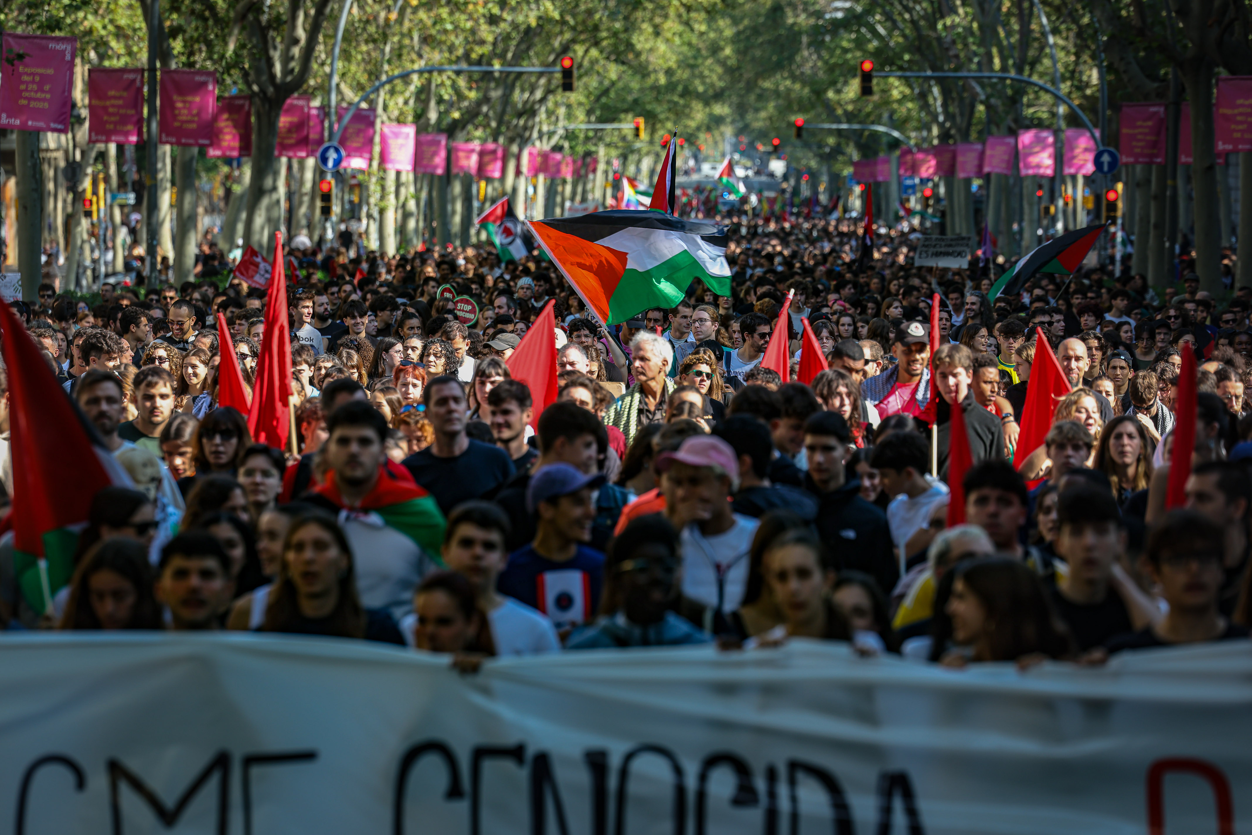 Protesters on Gran Via