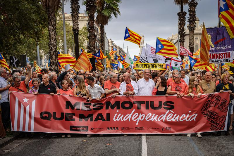 The first line of the pro-independence demonstration organized on September 11, 2025