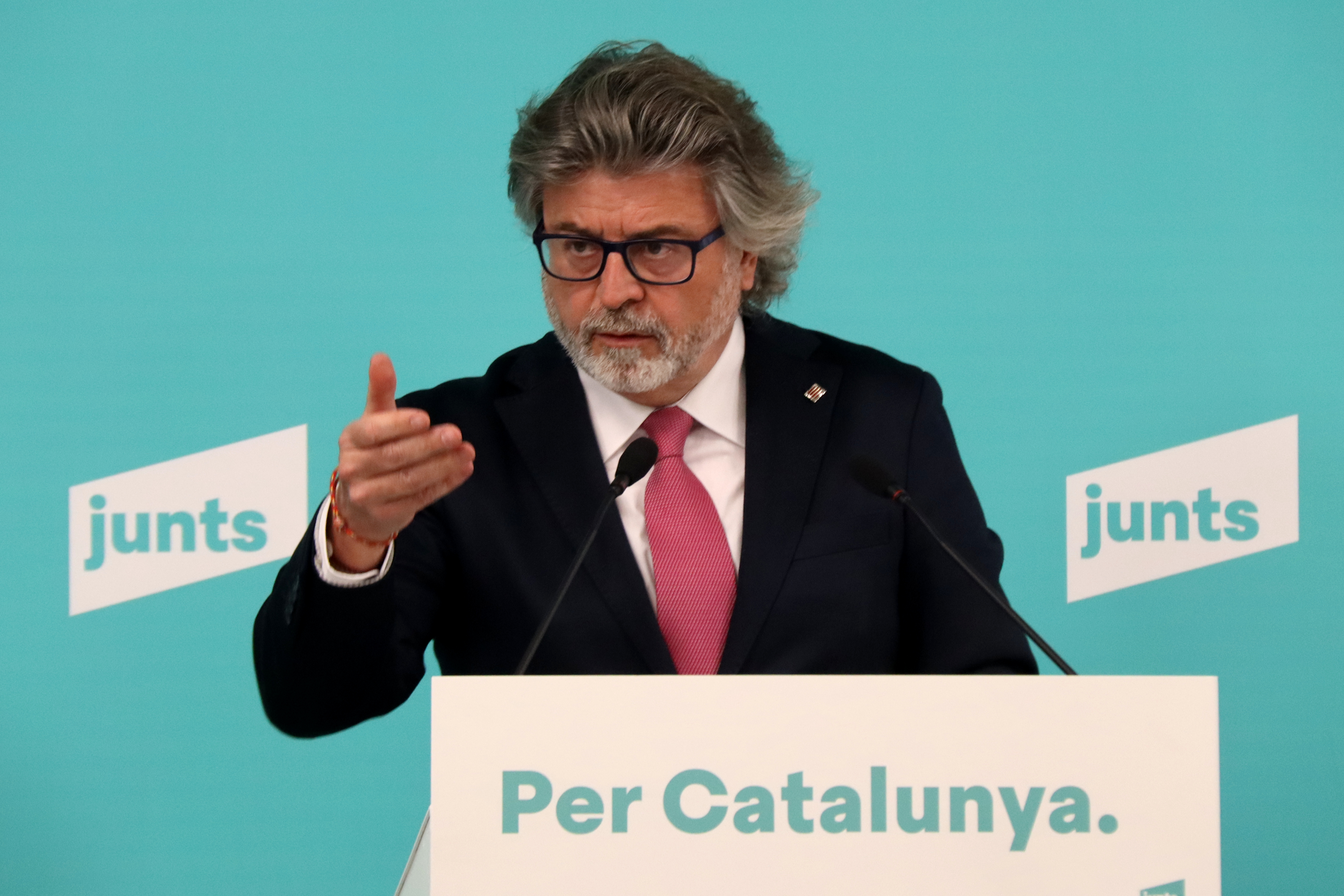 El vicepresident de Junts, Antoni Castellà, en roda de premsa aquest divendres a la seu del partit