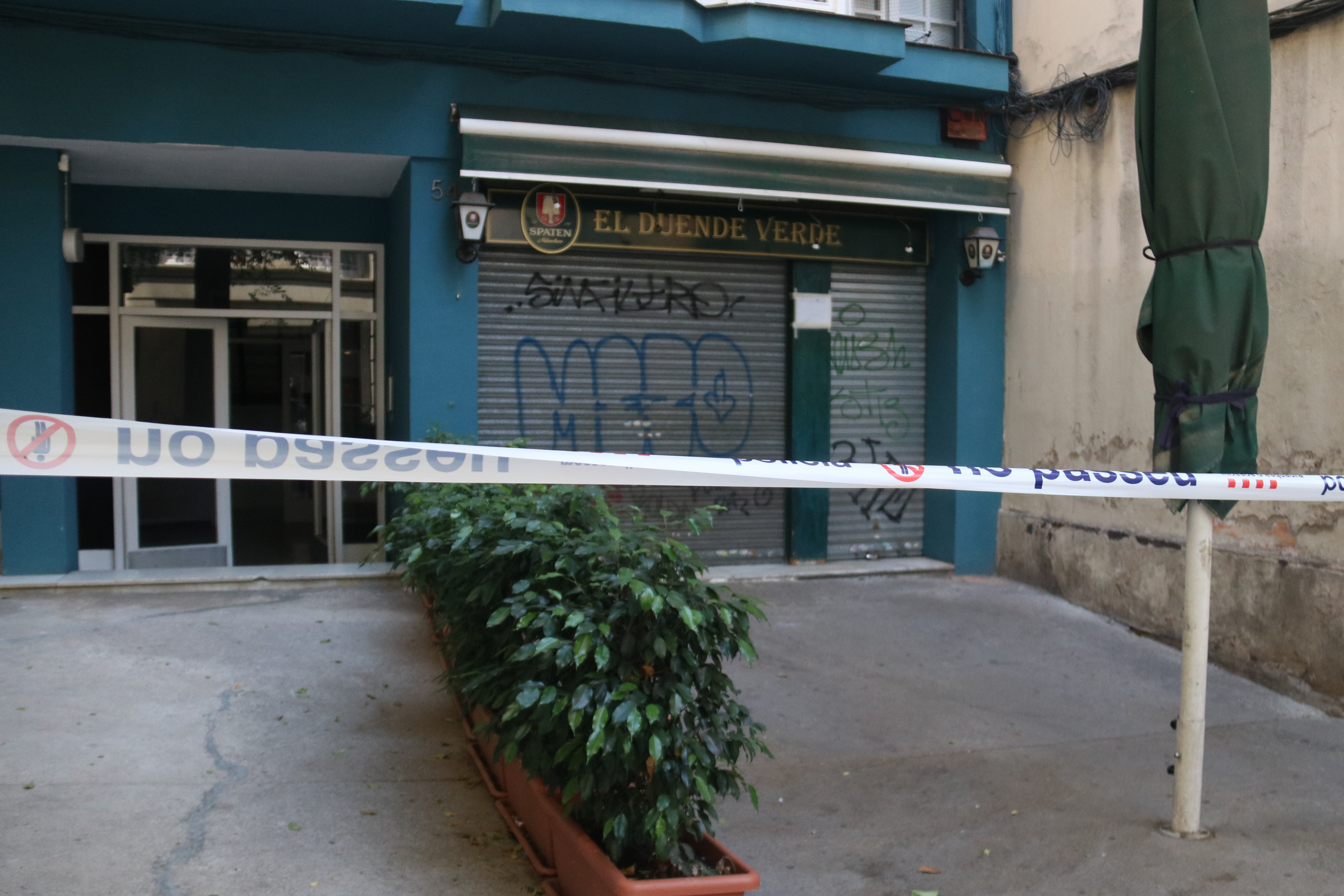 One of the buildings affected by the Putxet metro sinkhole