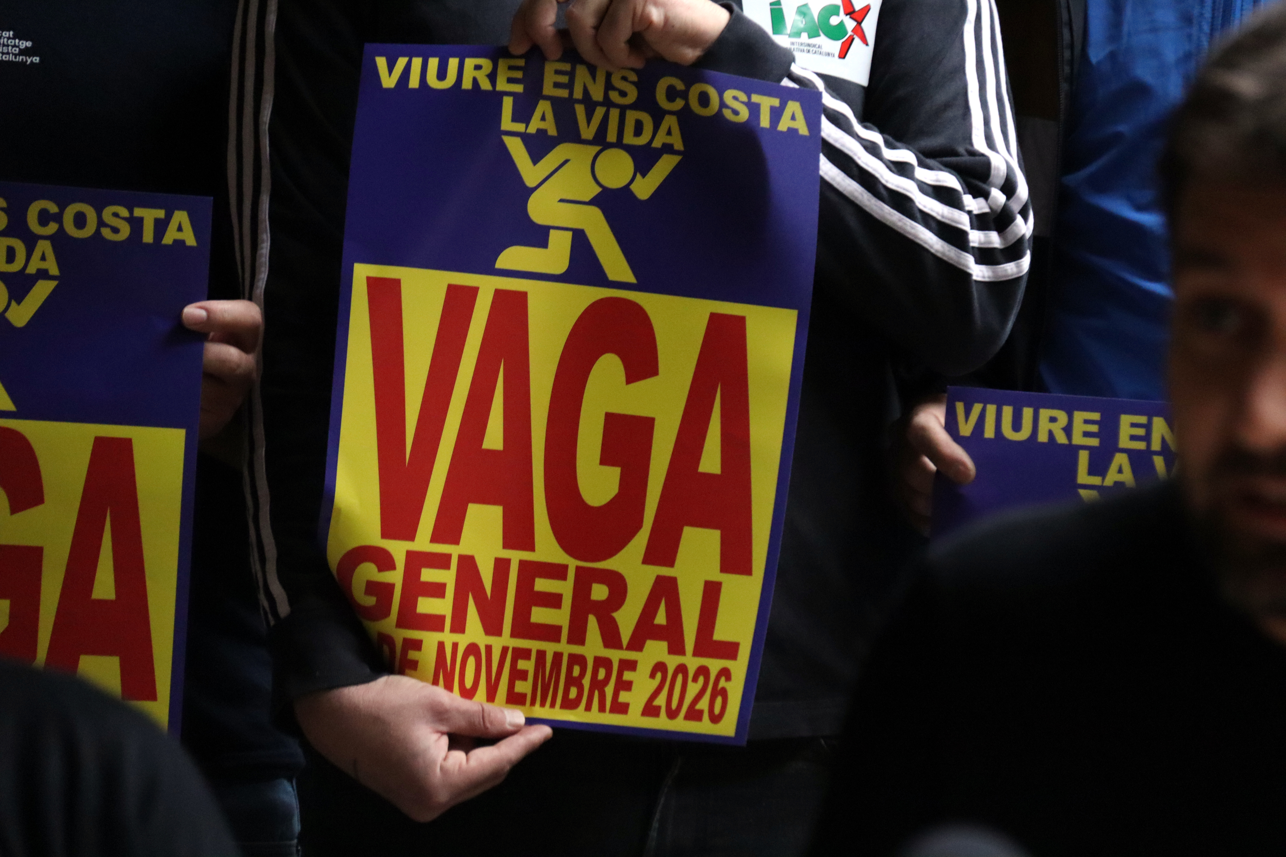 A poster for the general strike called for November 11