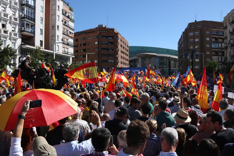 Thousands in a political event organized by the Spanish people's Party in Madrid against a potential amnesty for the 2017 referendum leaders
