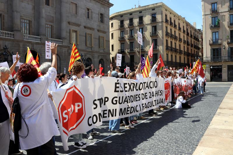 Doctors protesting in Barcelona, May 20, 2026