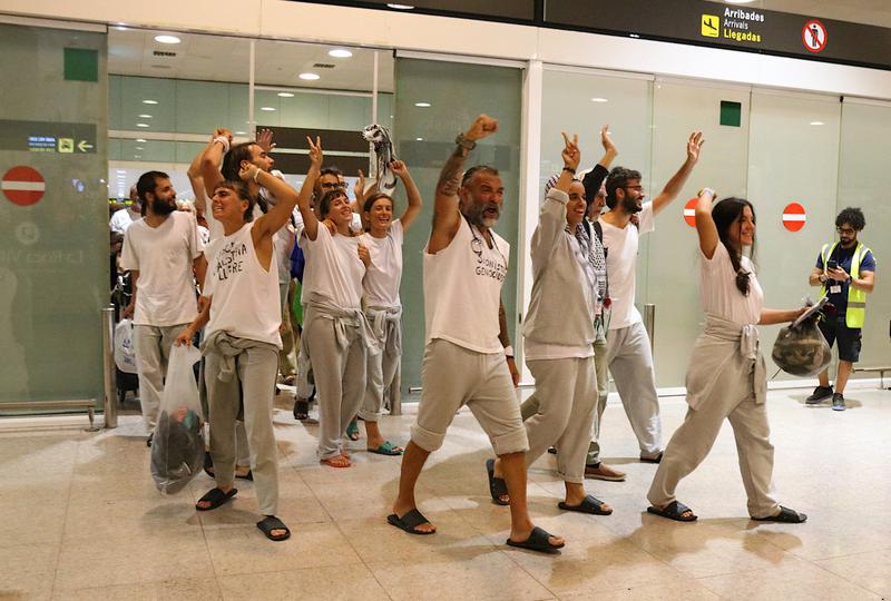 Flotilla activists arrive in Barcelona