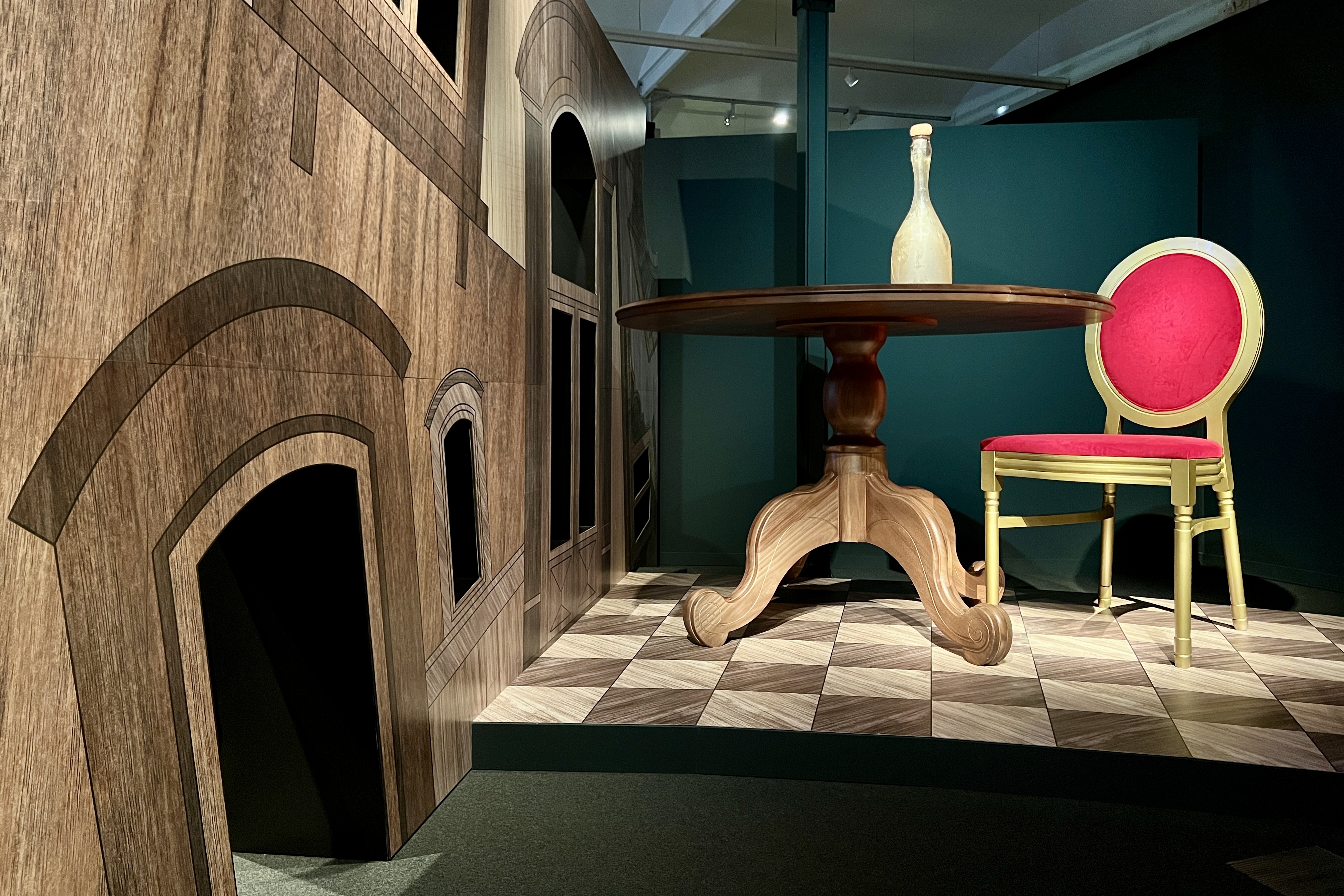 Many elements of Alice's Worlds exhibition at CaixaForum are built in a giant size to make visitors feel like they are Alice