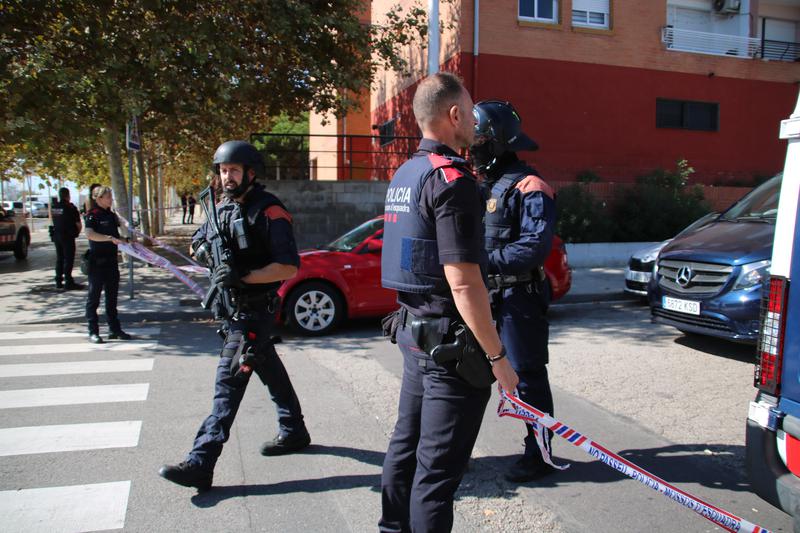 Catalan police officers in Tarragona following the fatal shooting, October 10, 2023