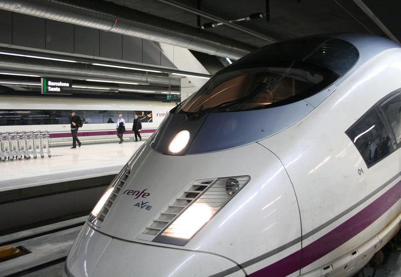 The first high-speed train reaching Barcelona, on February 20, 2008