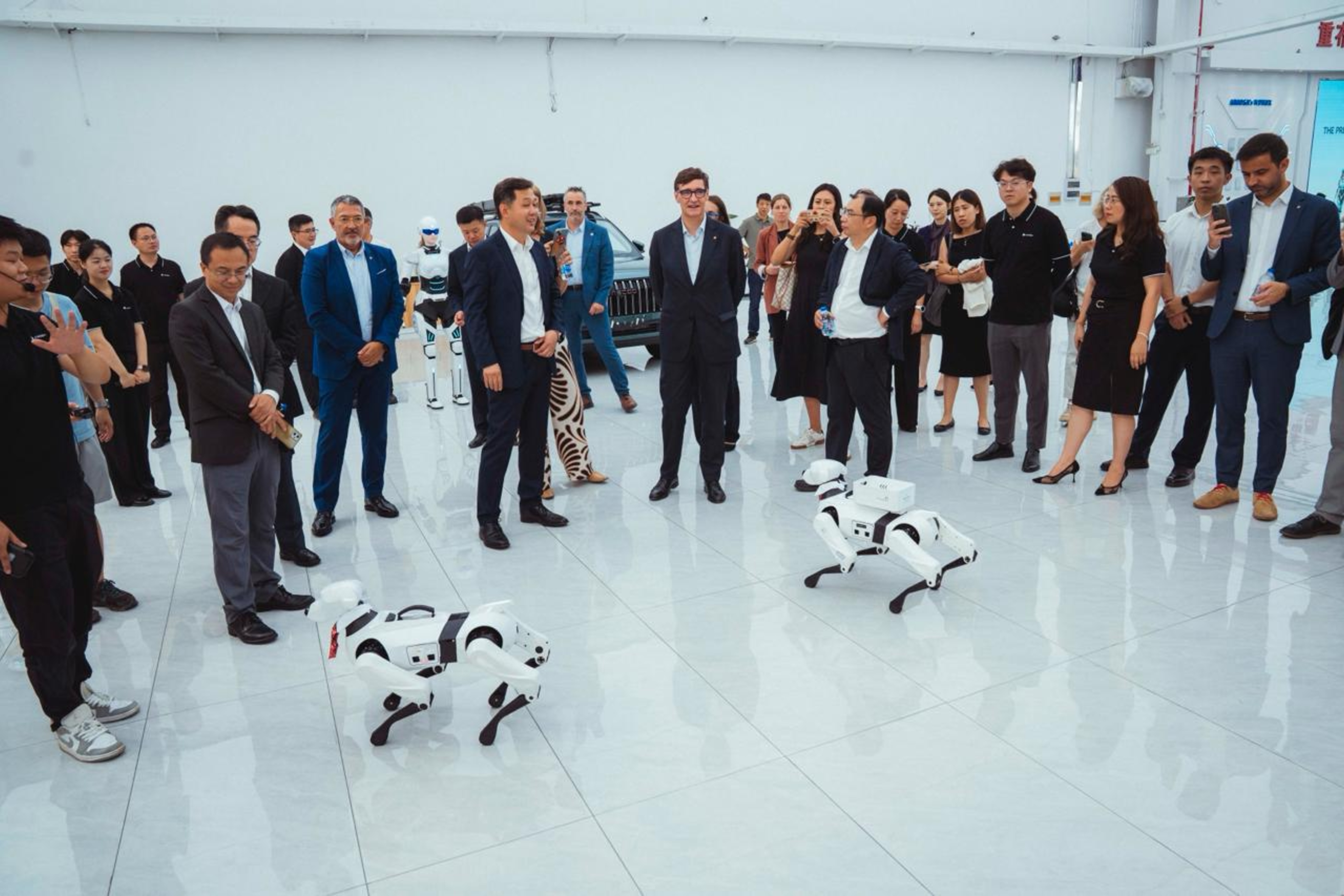President Salvador Illa at Chery headquarters