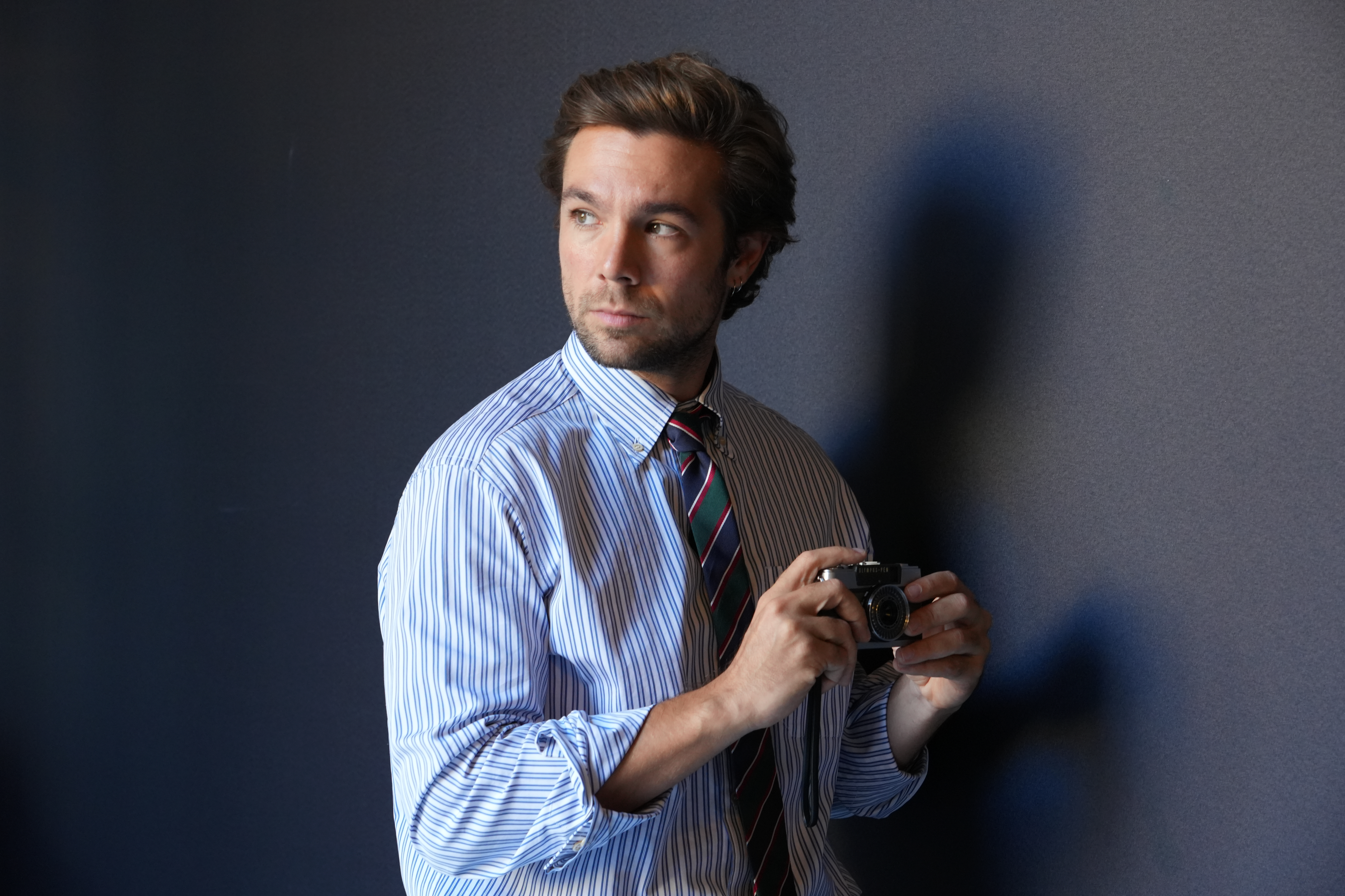 Actor Carlos Cuevas during an interview with the ACN.