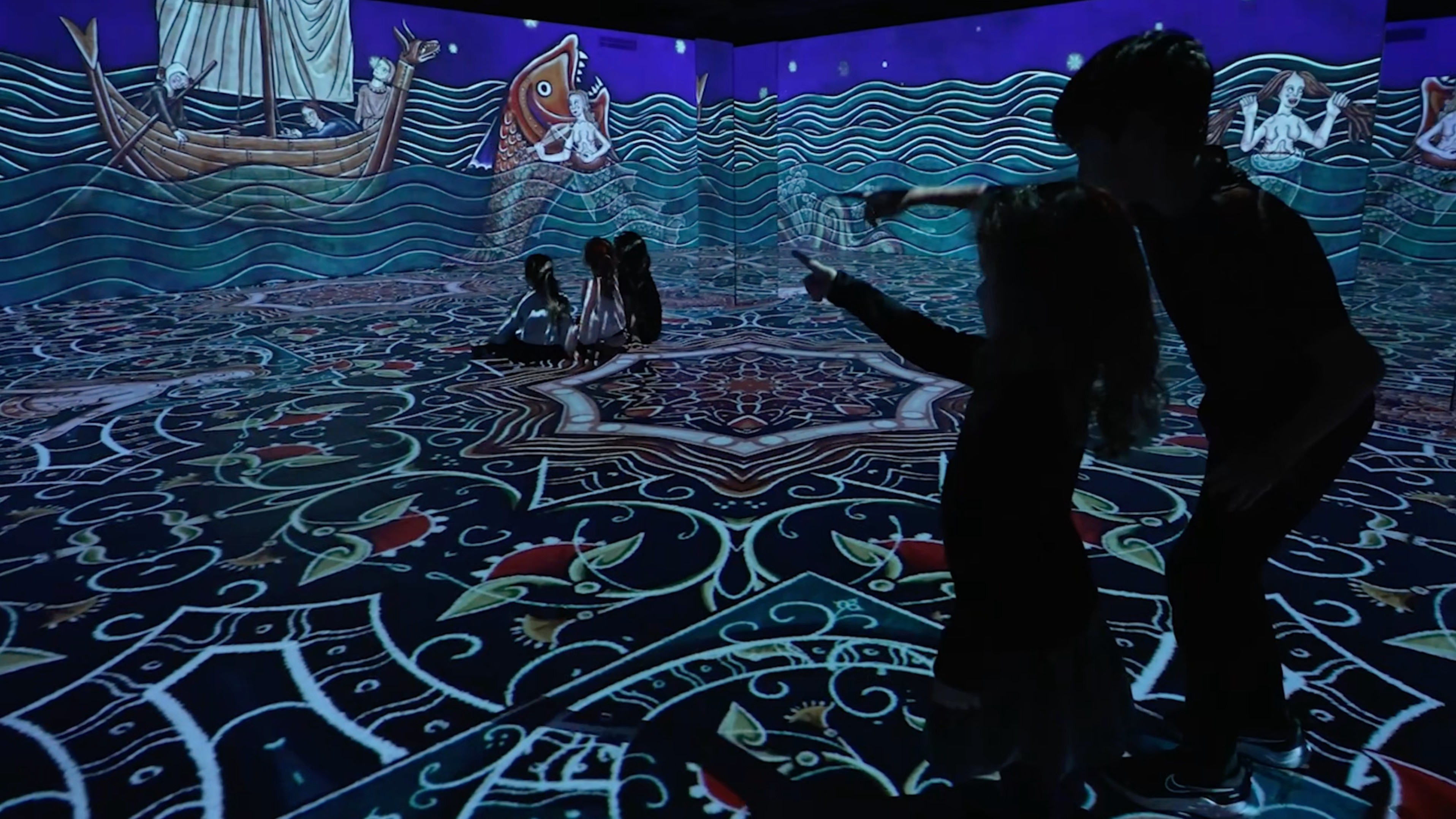 The immersive room in the Library of Fantastic Beasts exhibition in Casa Amatller Art Centre