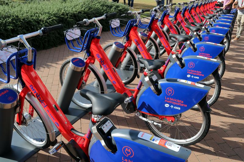 Red and blue online bike