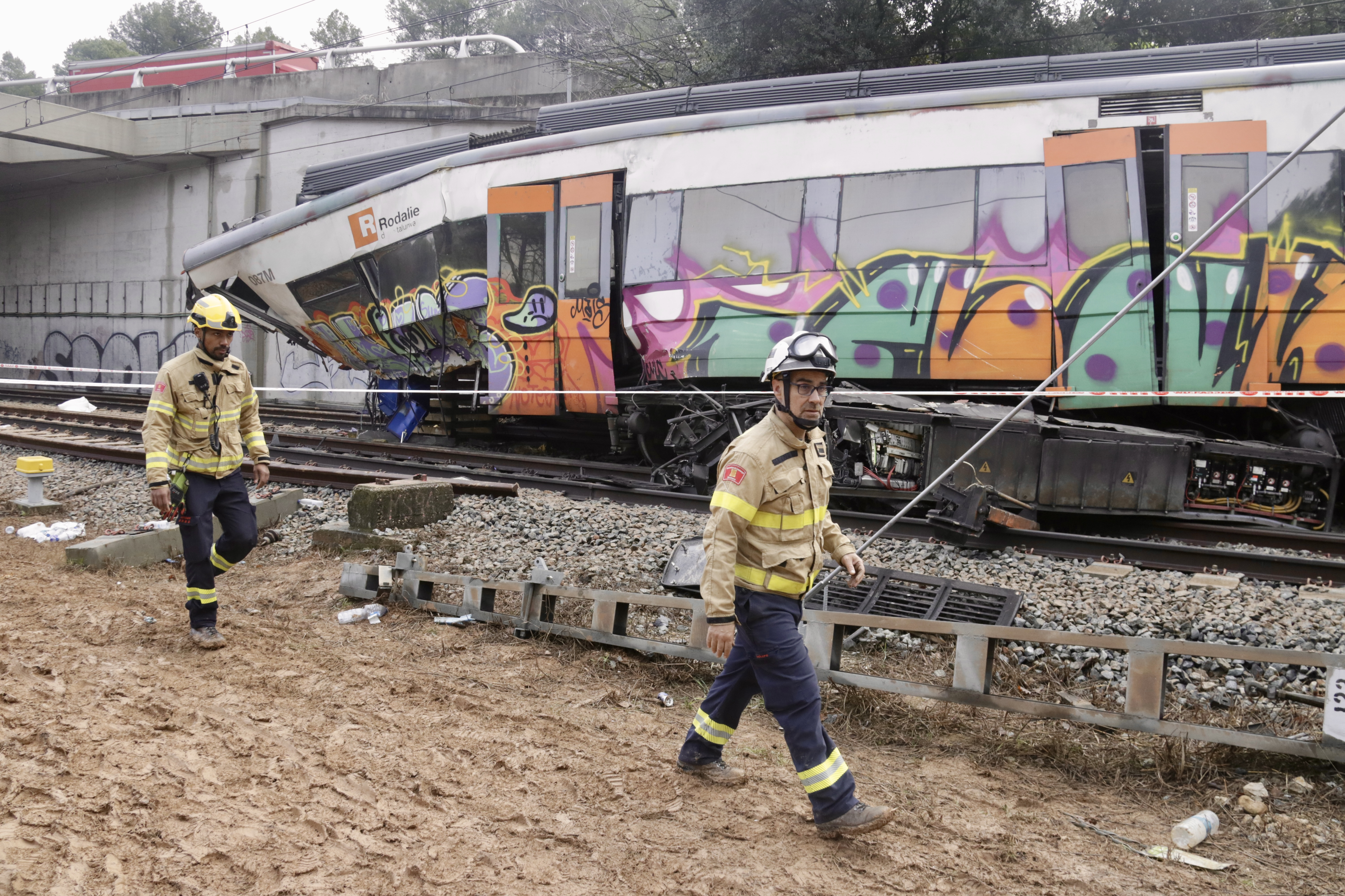 Elb Bombers a la zona de l'accident de tren a Gelida.