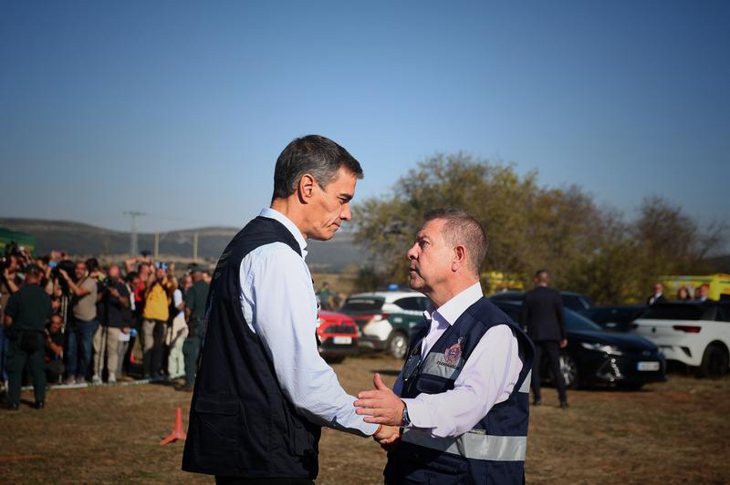 Pedro Sánchez, president of the Spanish government, with the president of Castilla-La Mancha, Emiliano García-Page