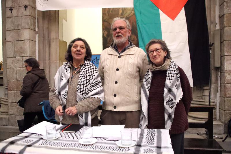 Gabriela Serra, Martí Olivella and Llum Mascaray on the first day of the hunger strike