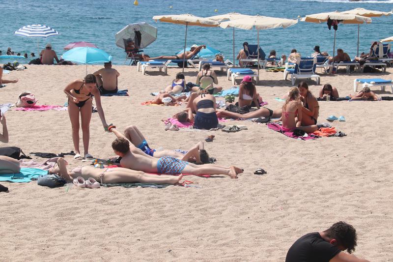 The Fenals beach in Lloret de Mar with many beachgoers on July 3, 2025