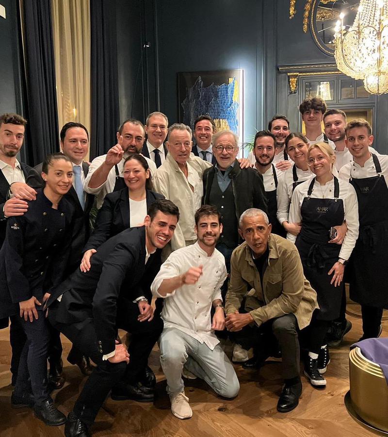 Obama, Spielberg, and Springsteen with the staff of Barcelona' Amar restaurant
