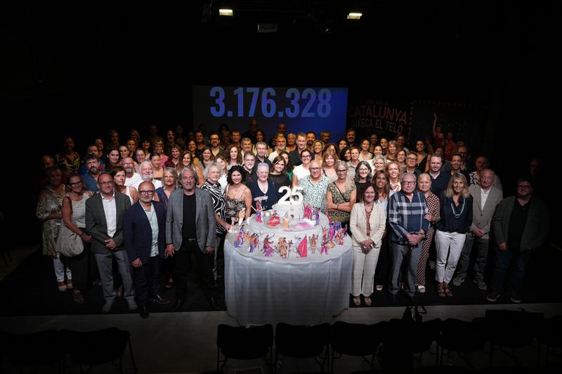 Group photo of ADETCA managers, institutional representatives and the cultural sector.