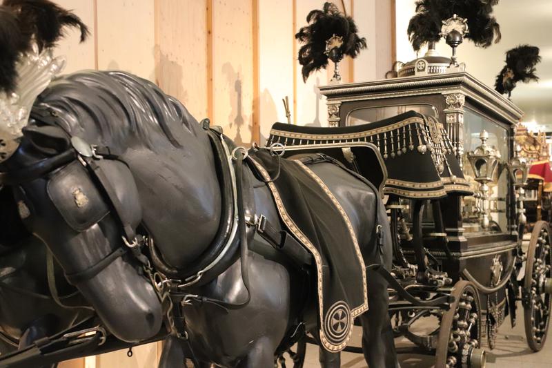 A black funeral carriage seen in Montjuïc's collection