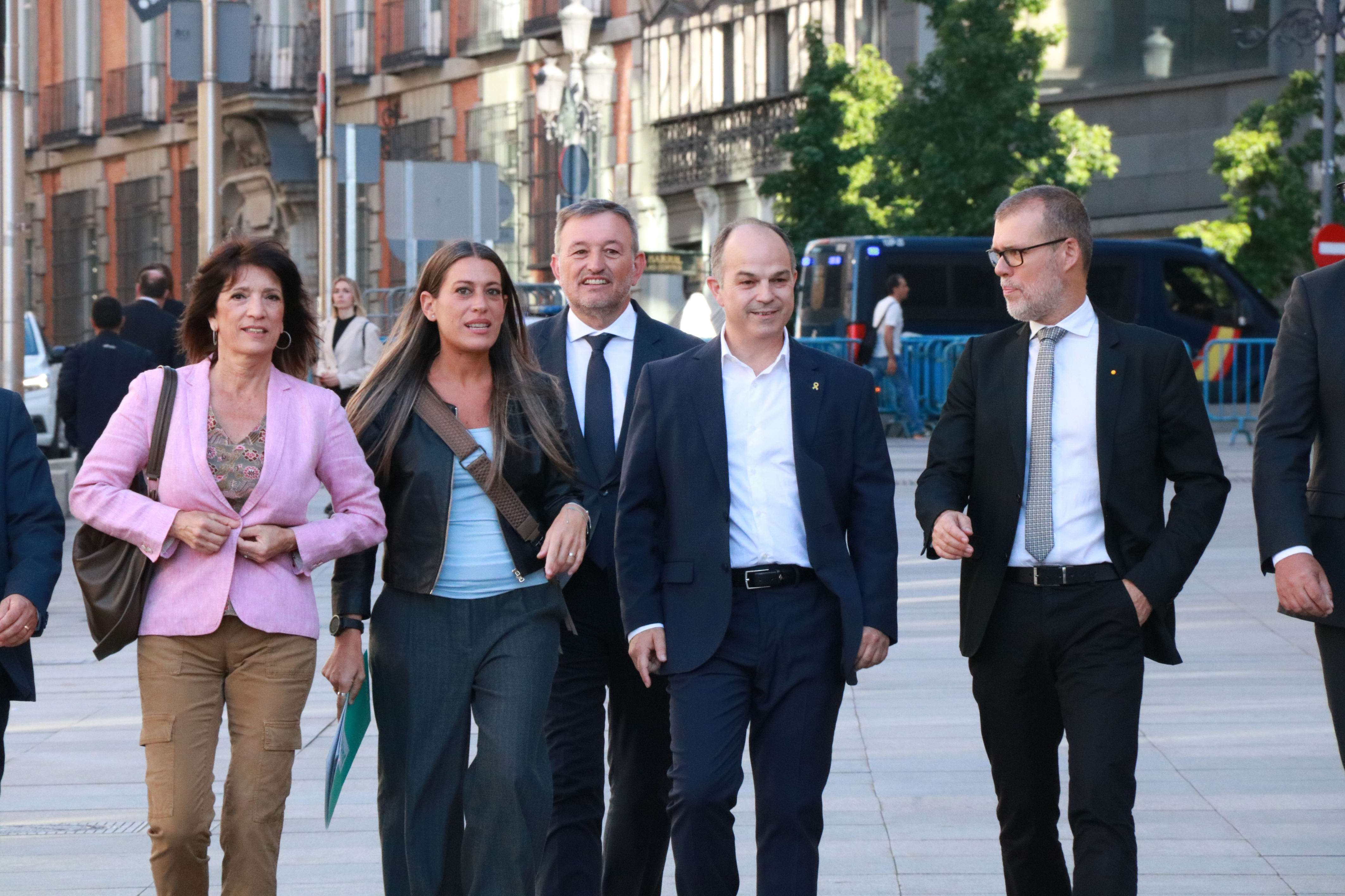 Pro-independence Junts party members, including secretary general Jordi Turull and Congress spokesperson Míriam Nogueras attend the Spanish Congress ahead of the amnesty law debate on May 30, 2024