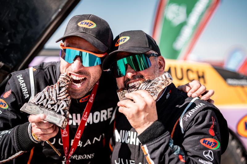 Nandu Jubany and Marc Solà celebrate their category podium finish in the 2025 Dakar rally