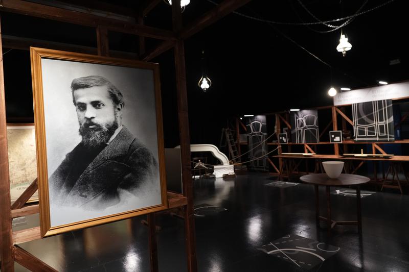 A portrait of Antoni Gaudí in the area recreating his workshop at the exhibition 'Gaudí Code: The Unprecedented Experience' at Espai Imagina.