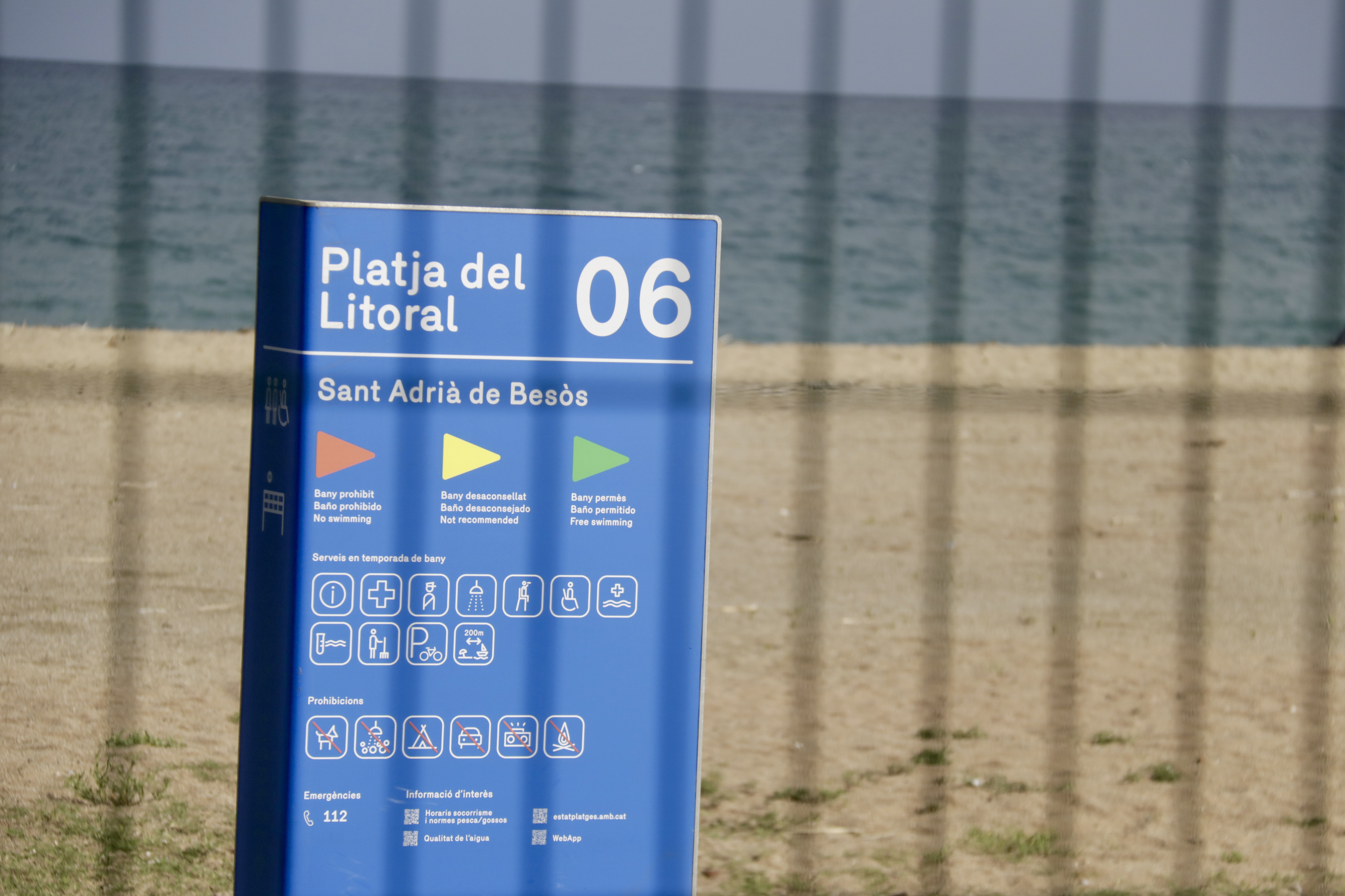 Sant Adrià de Besòs' Litoral beach closed to the public due to contaminated residues