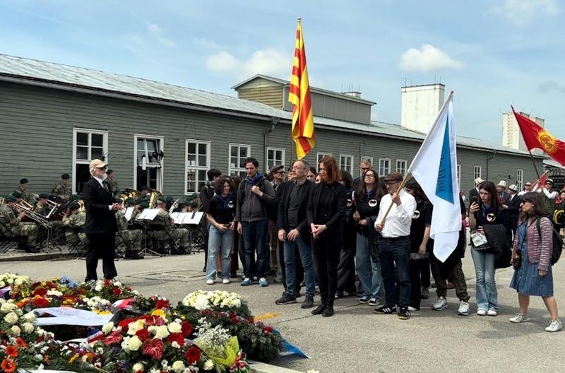 A Catalan delegation laid down flowers at Mauthausen to commemorate the 1,400 imprisoned Catalans