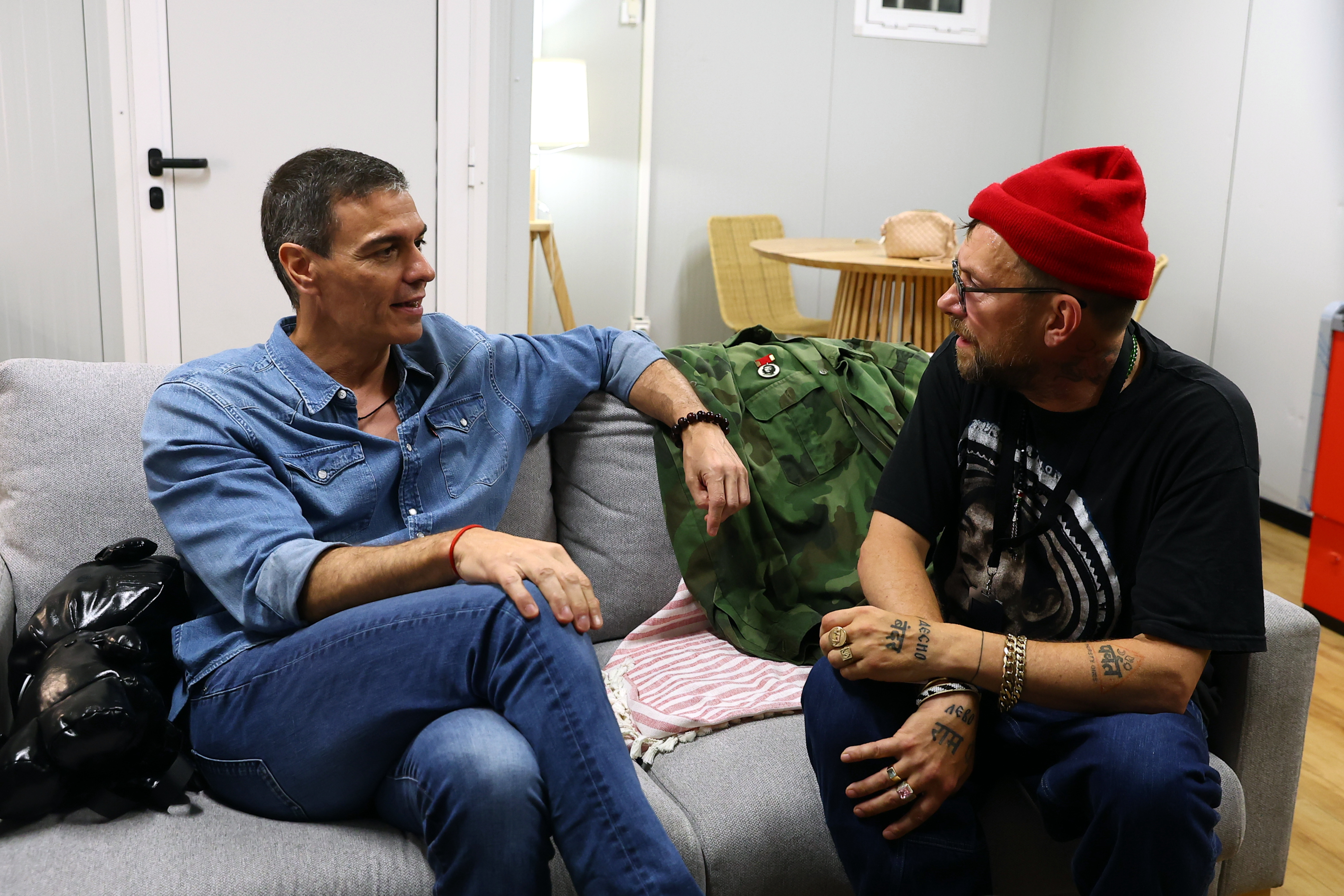 Spanish PM Pedro Sánchez talks to Damon Albarn of Gorillaz at Primavera Sound