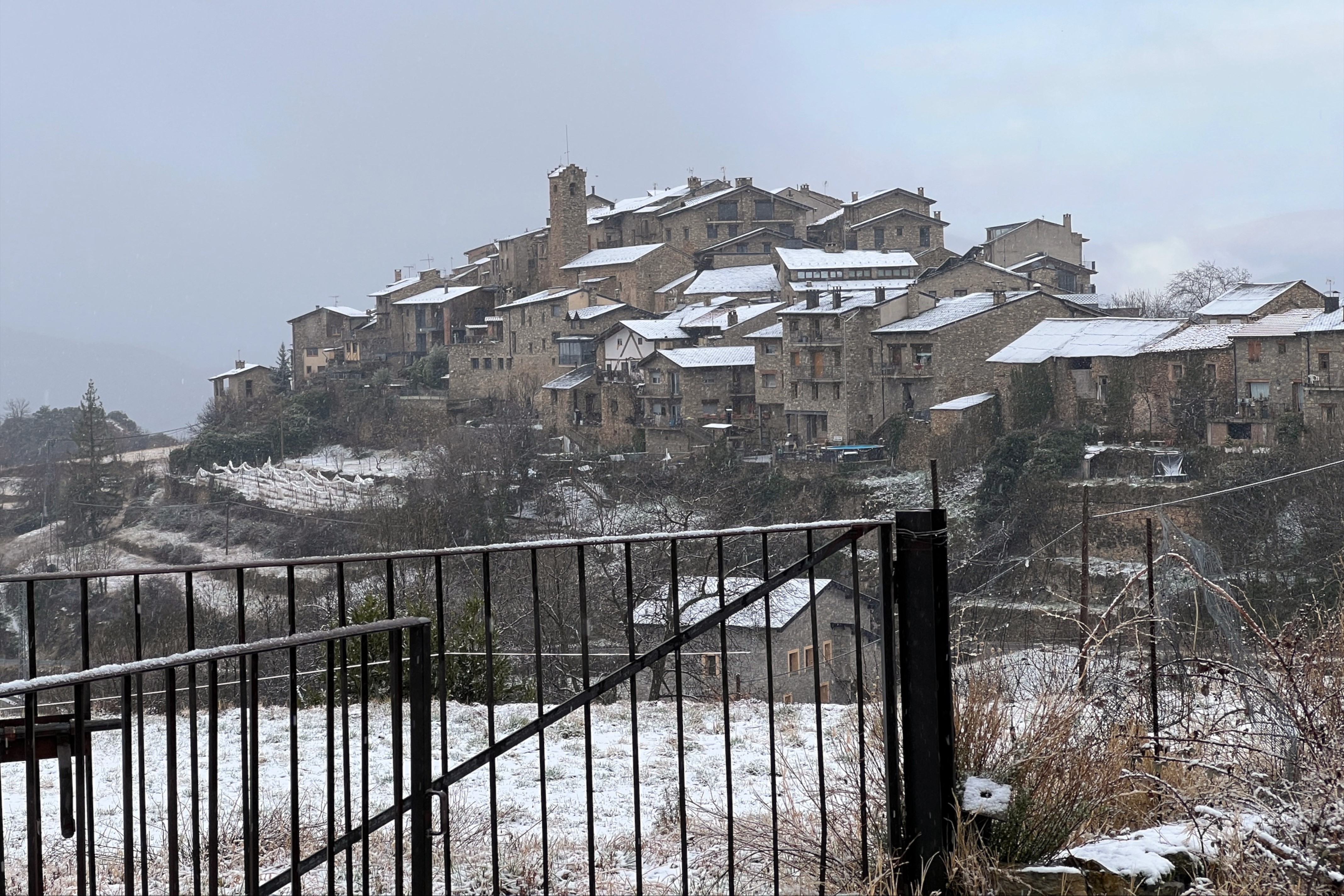 The municipality of Estamariu, in the county of Alt Urgell, in the Pyrenees, after a light snowfall on February 8, 2025