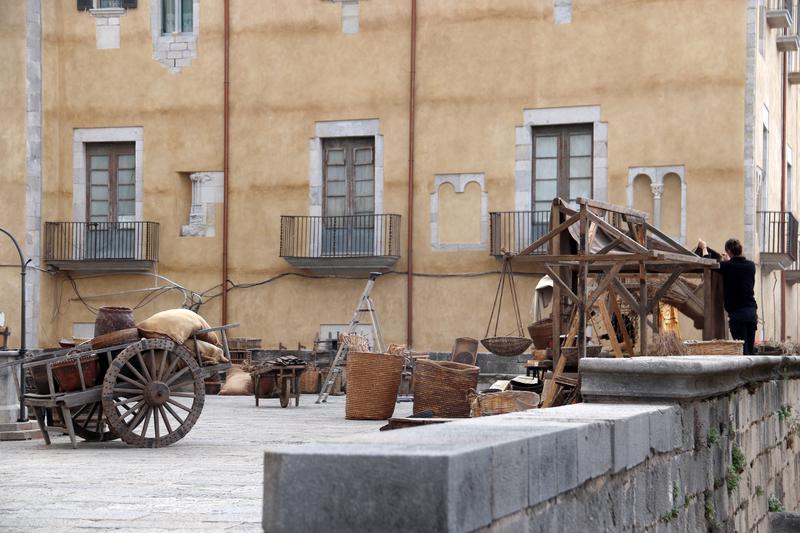 'Mrs. Davis' TV series set in Girona's Plaça dels Apòstols square