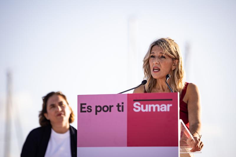 Anti-austerity Sumar candidate Yolanda Díaz with former Barcelona mayor Ada Colau in the background on July 6, 2023