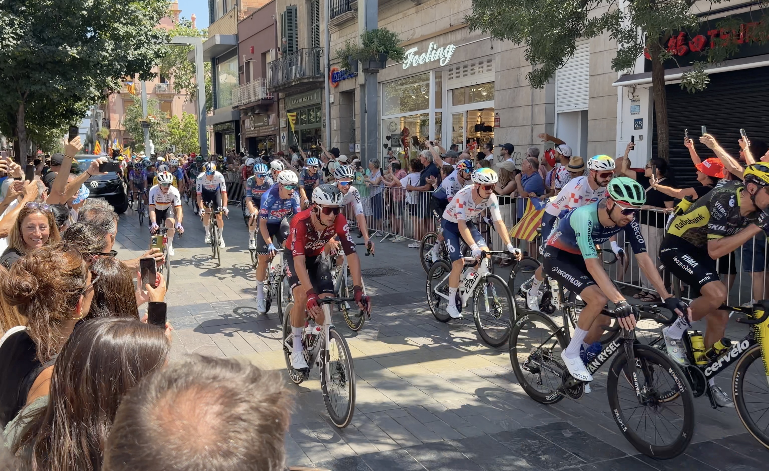 The large group passing through Anselm Clavé Street in Granollers