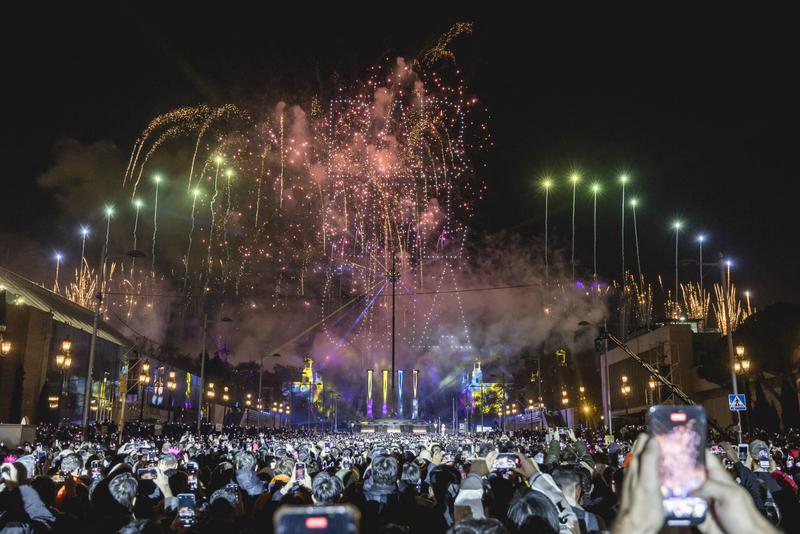 120,000 people attend the 2024 New Year's celebration at the Avinguda de Maria Cristina in Barcelona