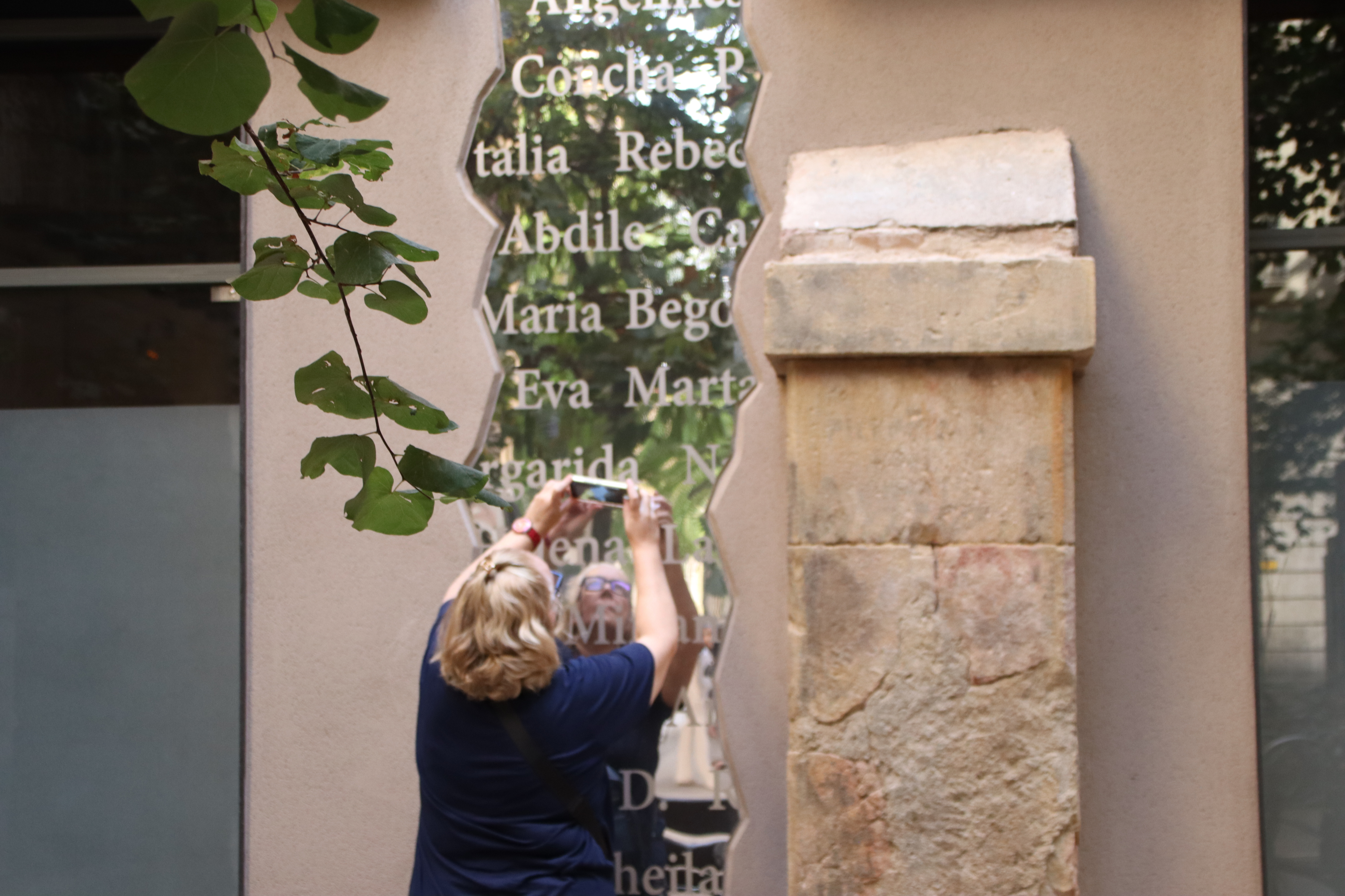 The artistic project L'Escletxa, a tribute to victims of femicide, in Barcelona's El Born neighbourhood