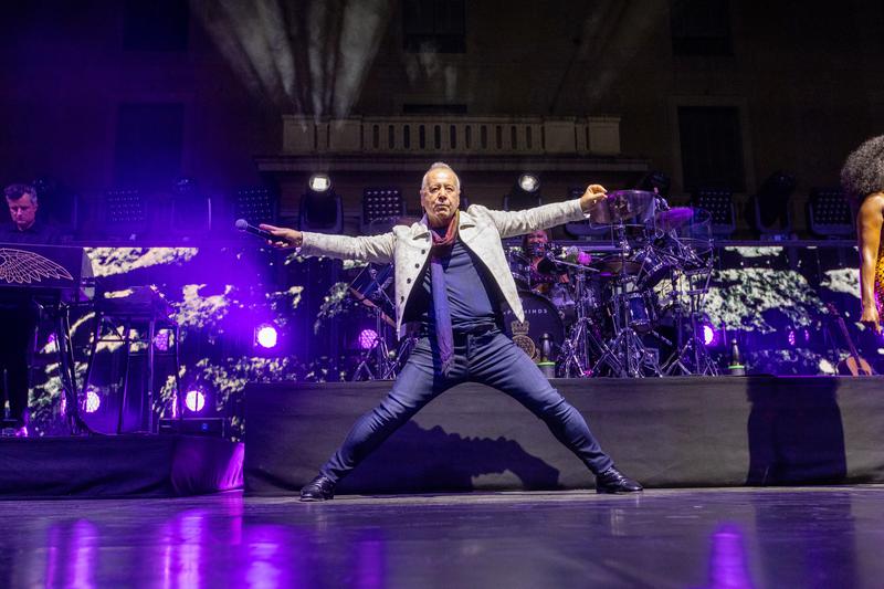 Simple Minds frontman Jim Kerr during concert at Les Nits de Pedralbes festival 2024