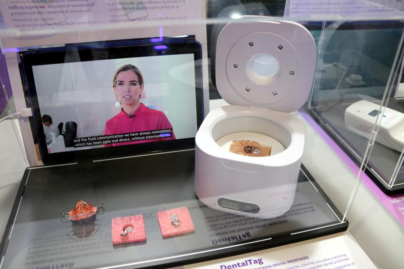 OrthoTrack and DentalTag devices at the Eurecat stand at MWC26