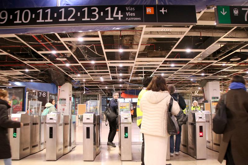 Barriers at Sants train station