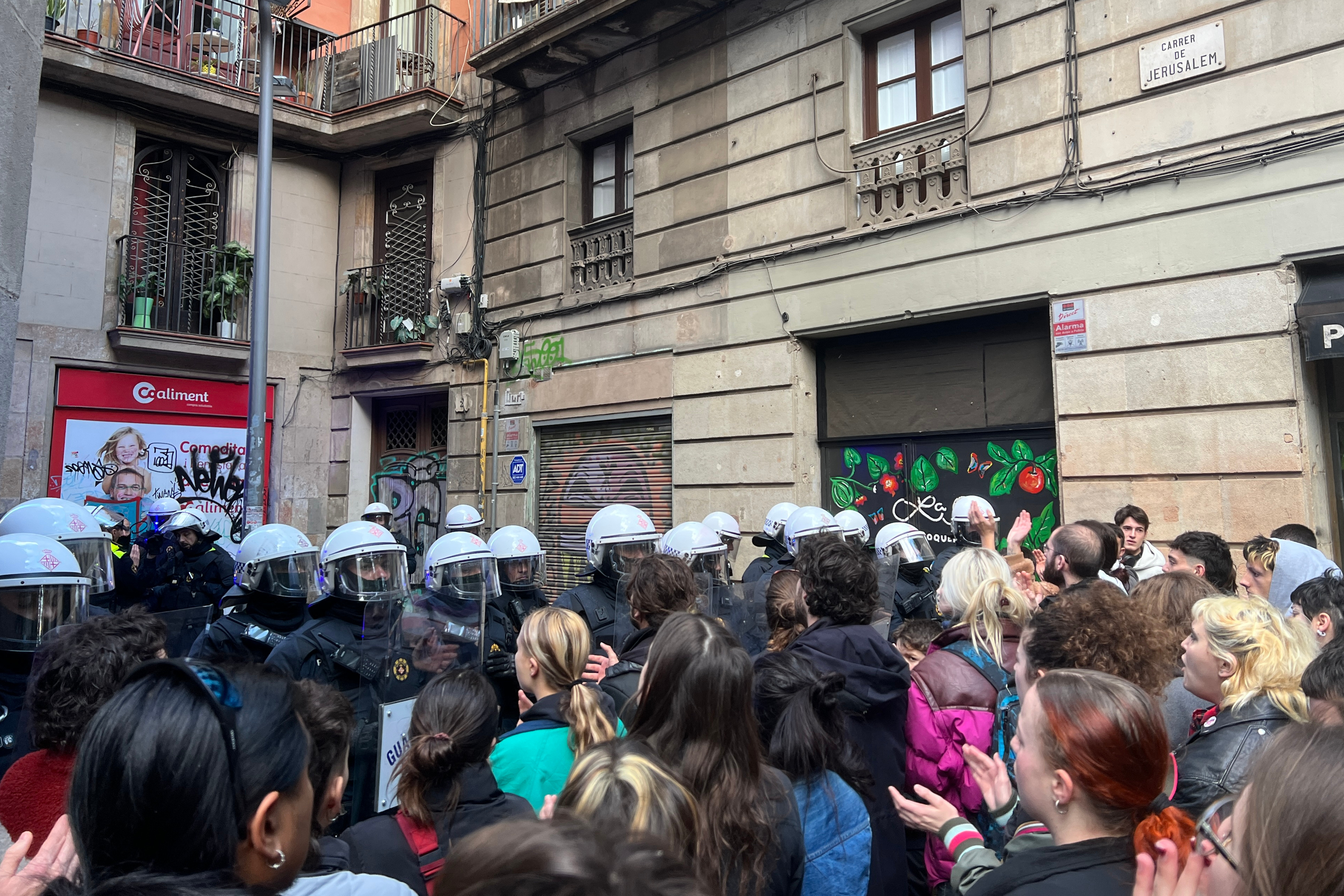 Protesters during the eviction of the occupied building Antiga Massana