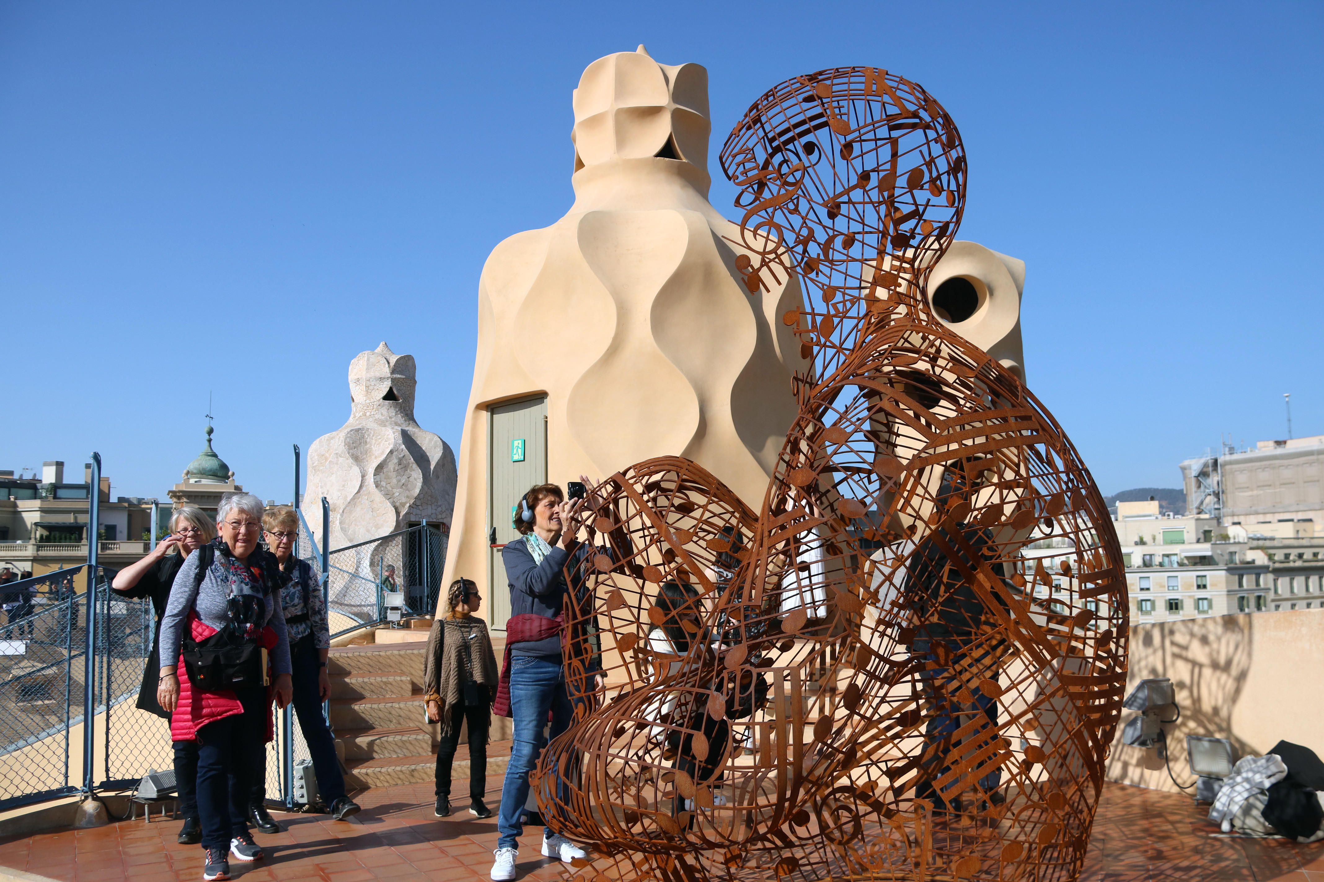 One of the many sculptures made by Jaume Plensa exhibited in the rooftop of 'La Pedrera'
