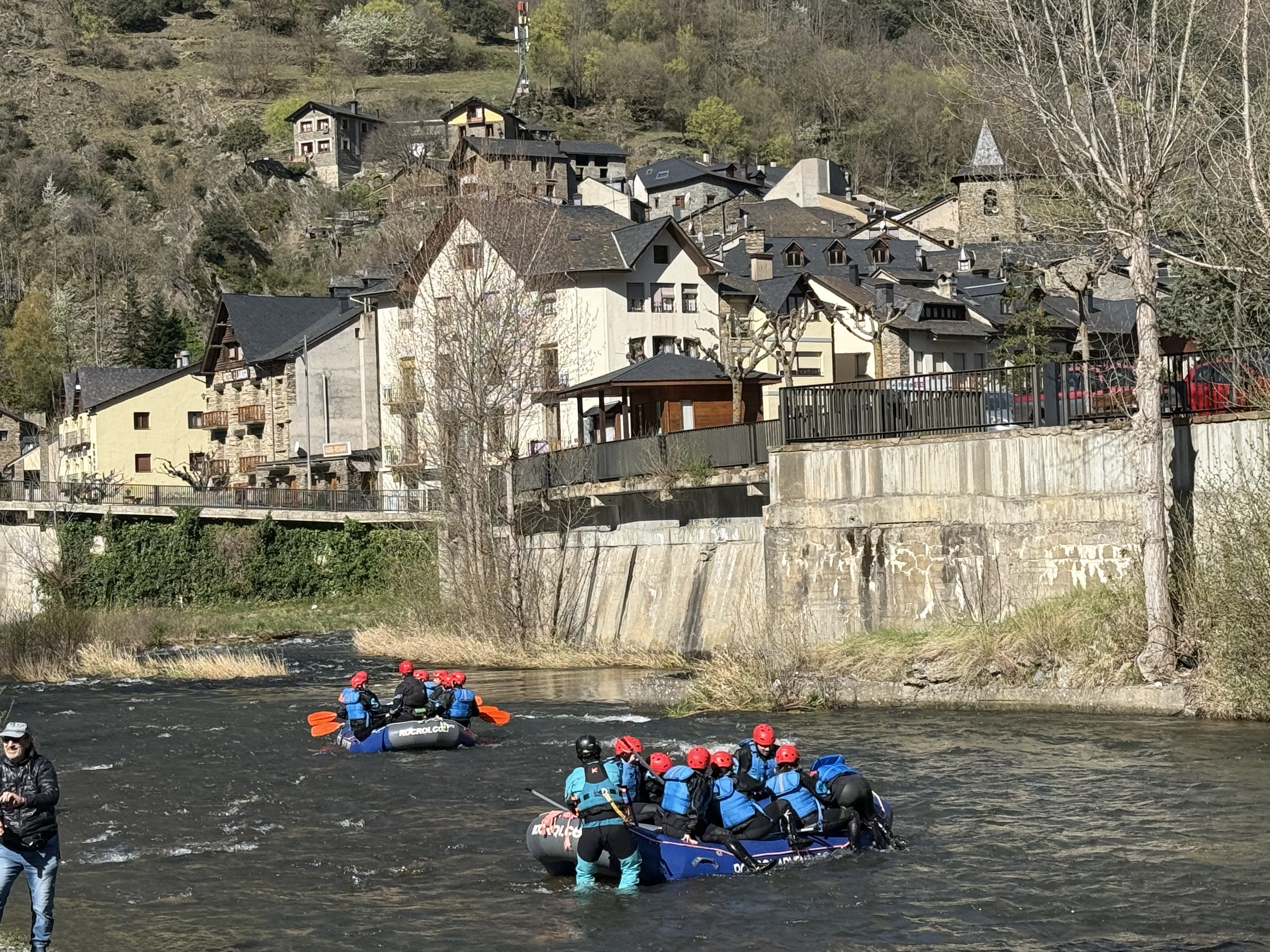 Two rafting boats in Llavorsí