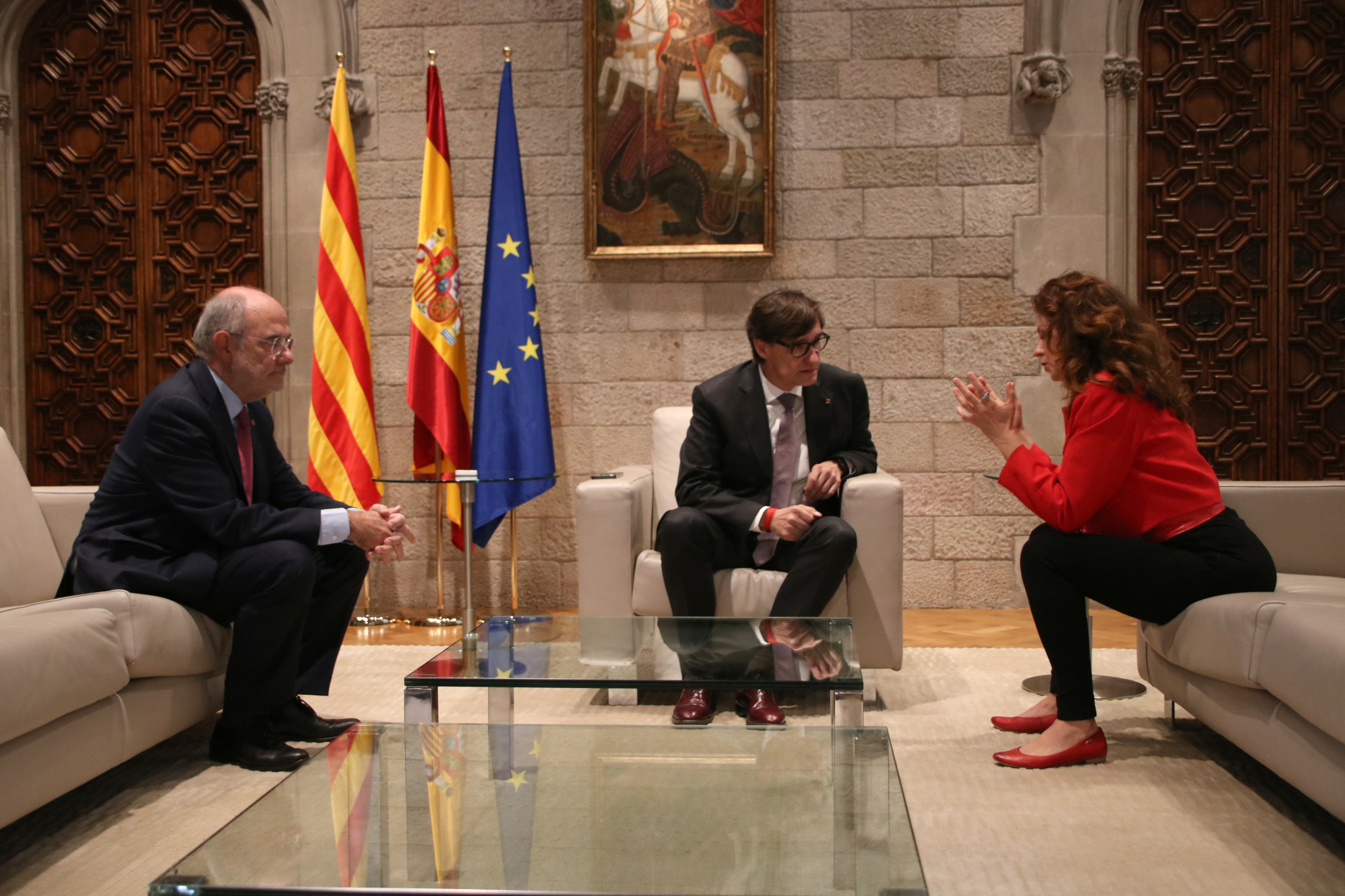 President Salvador Illa meets with the President of the European Committee of the Regions, Kata Tütto, and the Minister for European Union Affairs, Jaume Duch