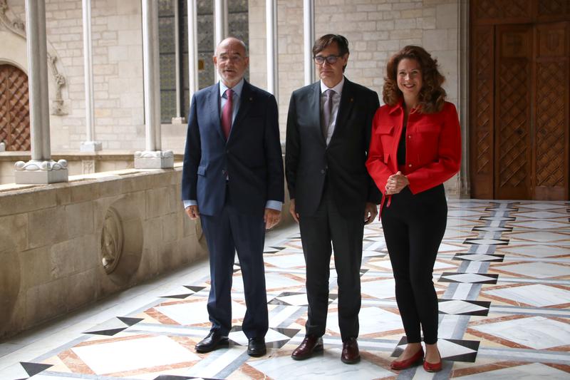 President Salvador Illa with the President of the European Committee of the Regions, Kata Tütto, and the Minister for EU affairs, Jaume Duch