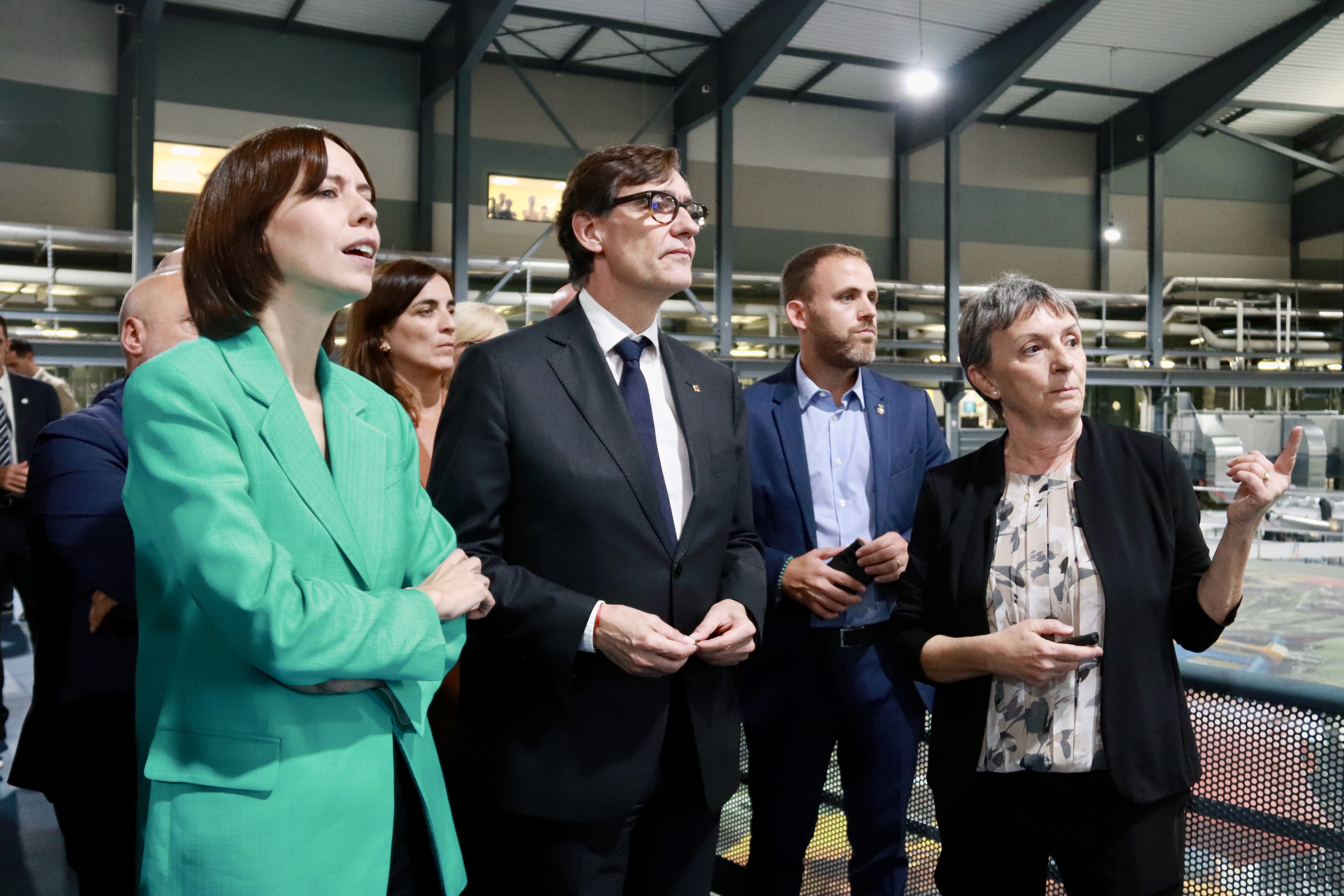 Spain's Science, Innovation and Universities Minister Diana Morant; Catalan President Salvador Illa; Cerdanyola Mayor Carlos Cordón; and ALBA Synchrotron Director Caterina Biscari