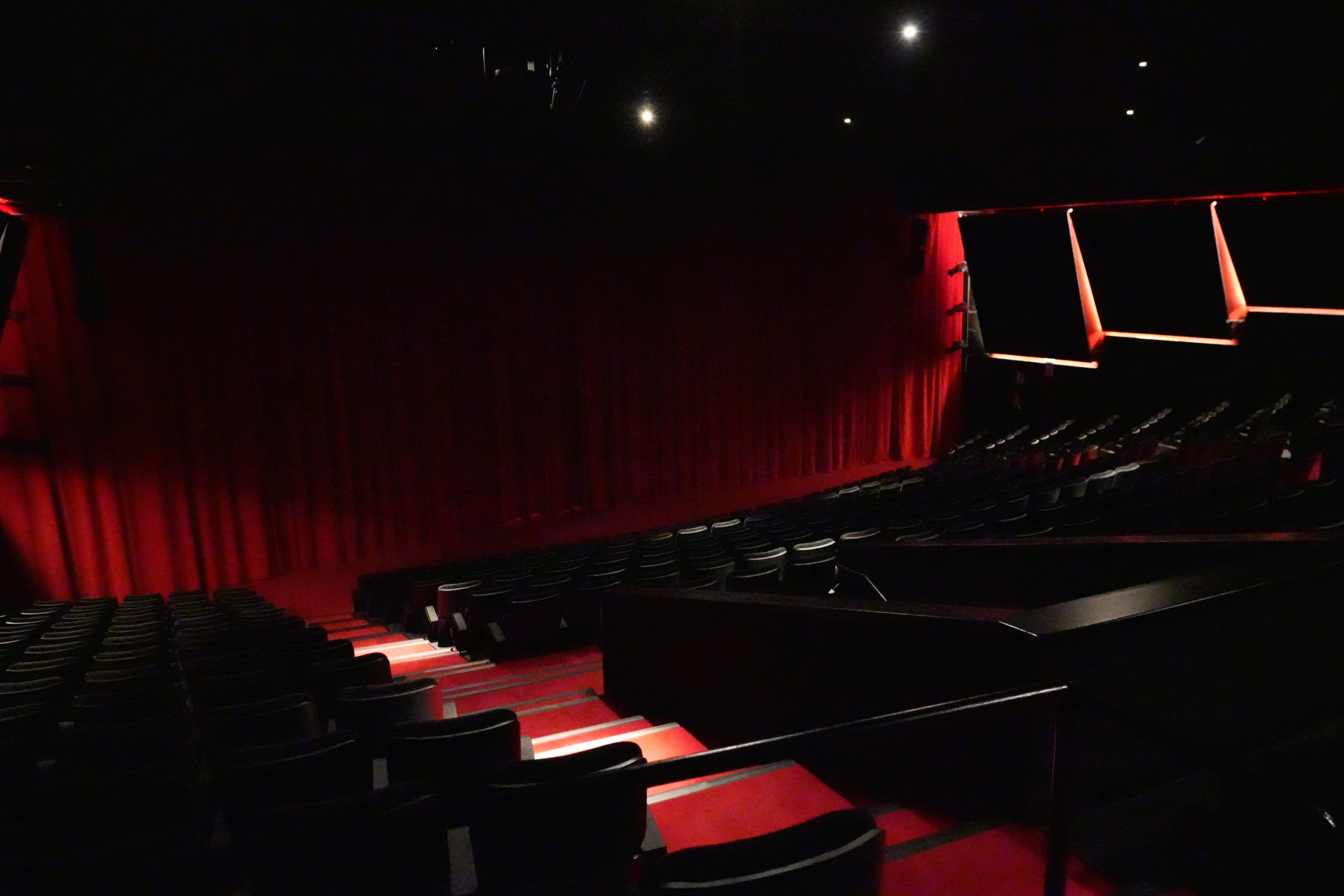 The armchair lobby of the Phenomena movie theaters in Barcelona after the renovation