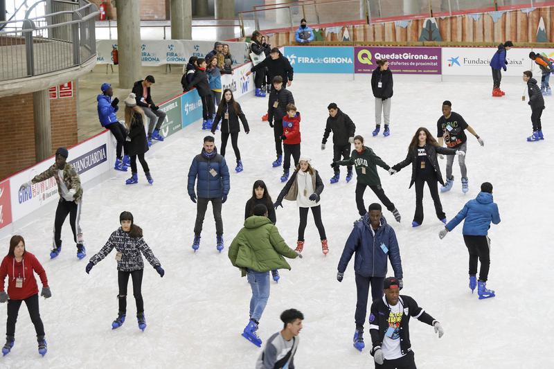 Ice skaters in Girona in January 2023