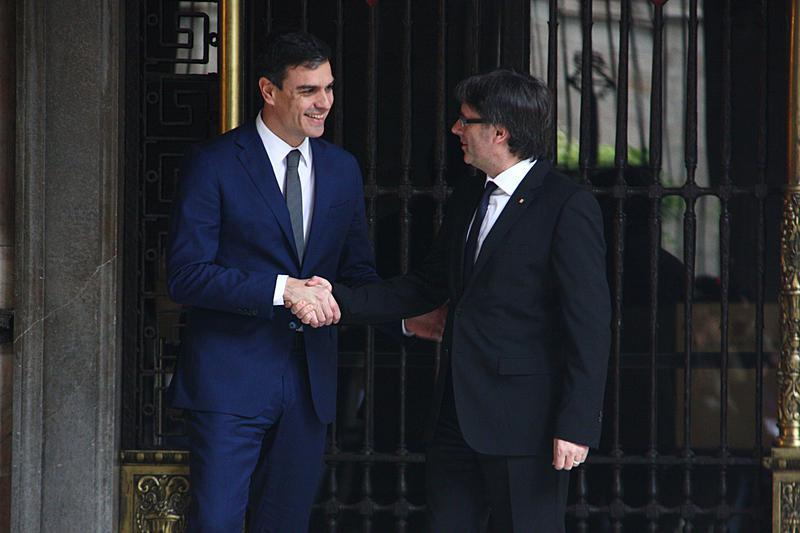 Pedro Sánchez and Carles Puigdemont meeting in 2016