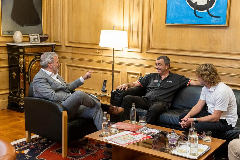 Barcelona mayor Jaume Collboni meets with organizers of La Vuelta