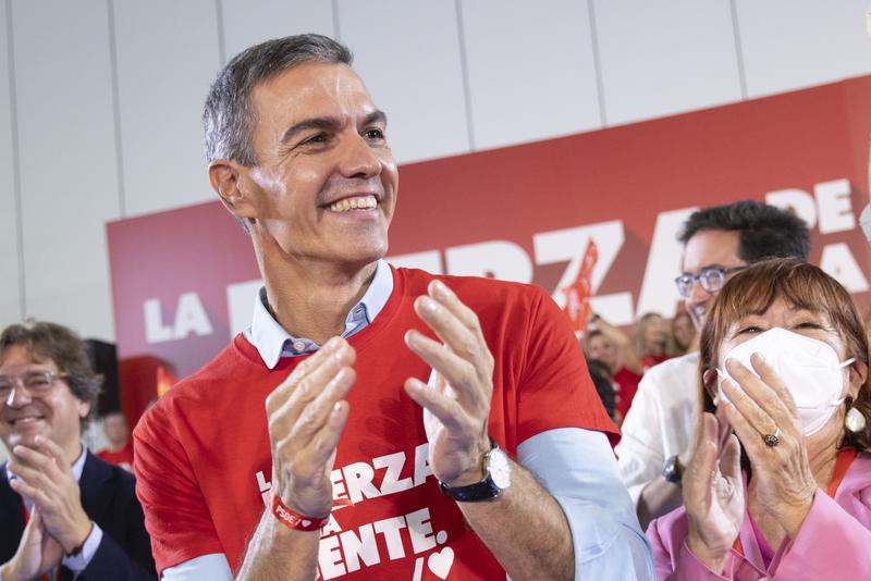 Sánchez acusa PP i Vox de preparar “la motoserra” i demana protegir les pensions “a les urnes” el 29-N