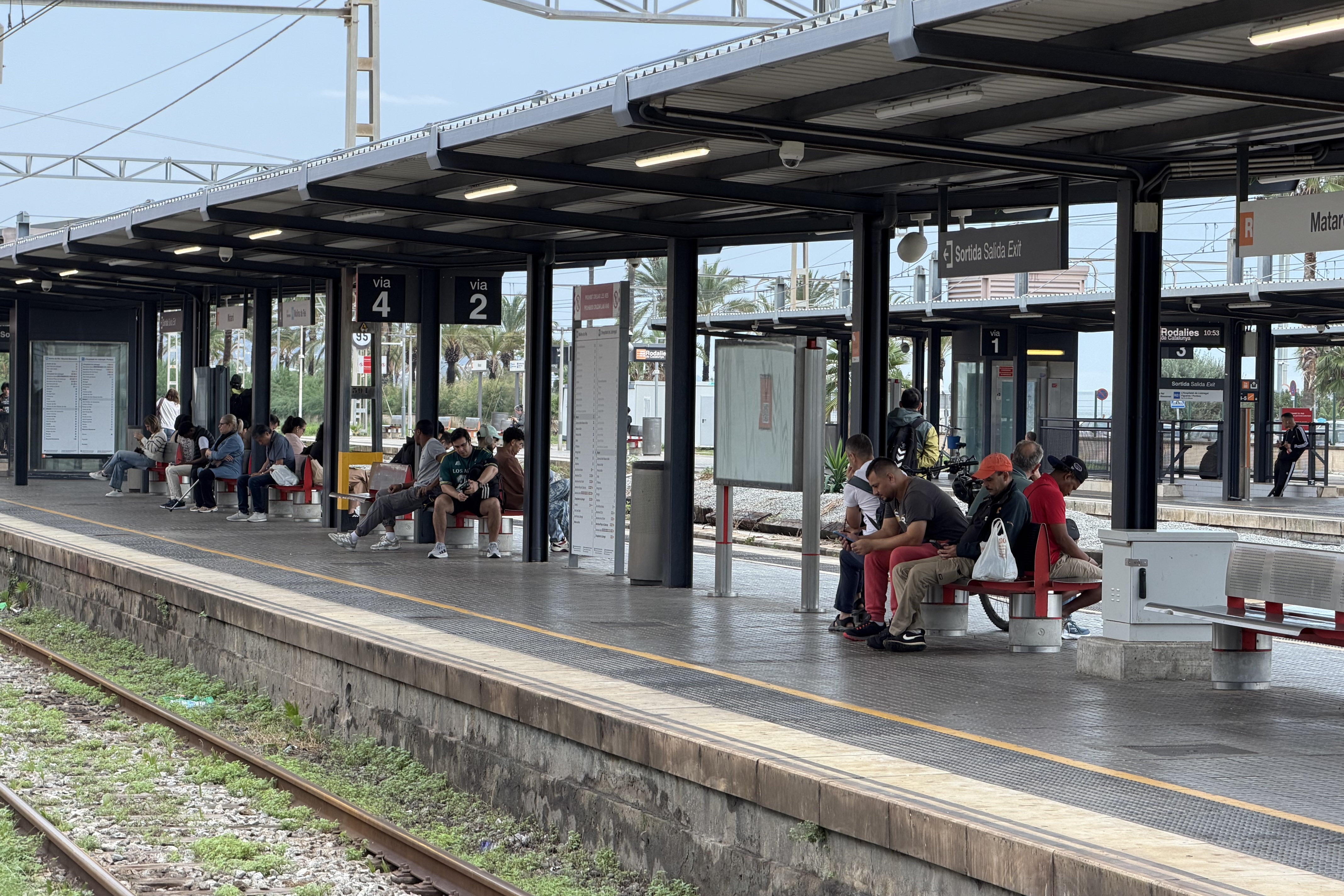 Passengers waiting in Mataró